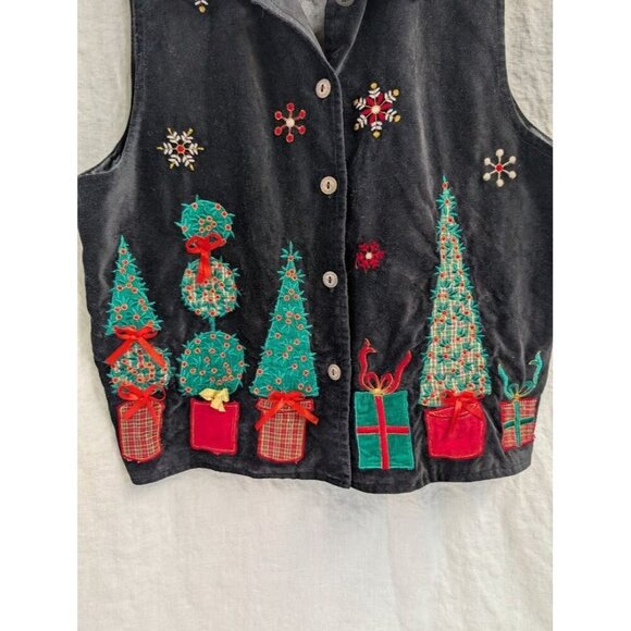 Dressbarn women's size large velvet christmas vest applique presents & trees V1 - Picture 2 of 4
